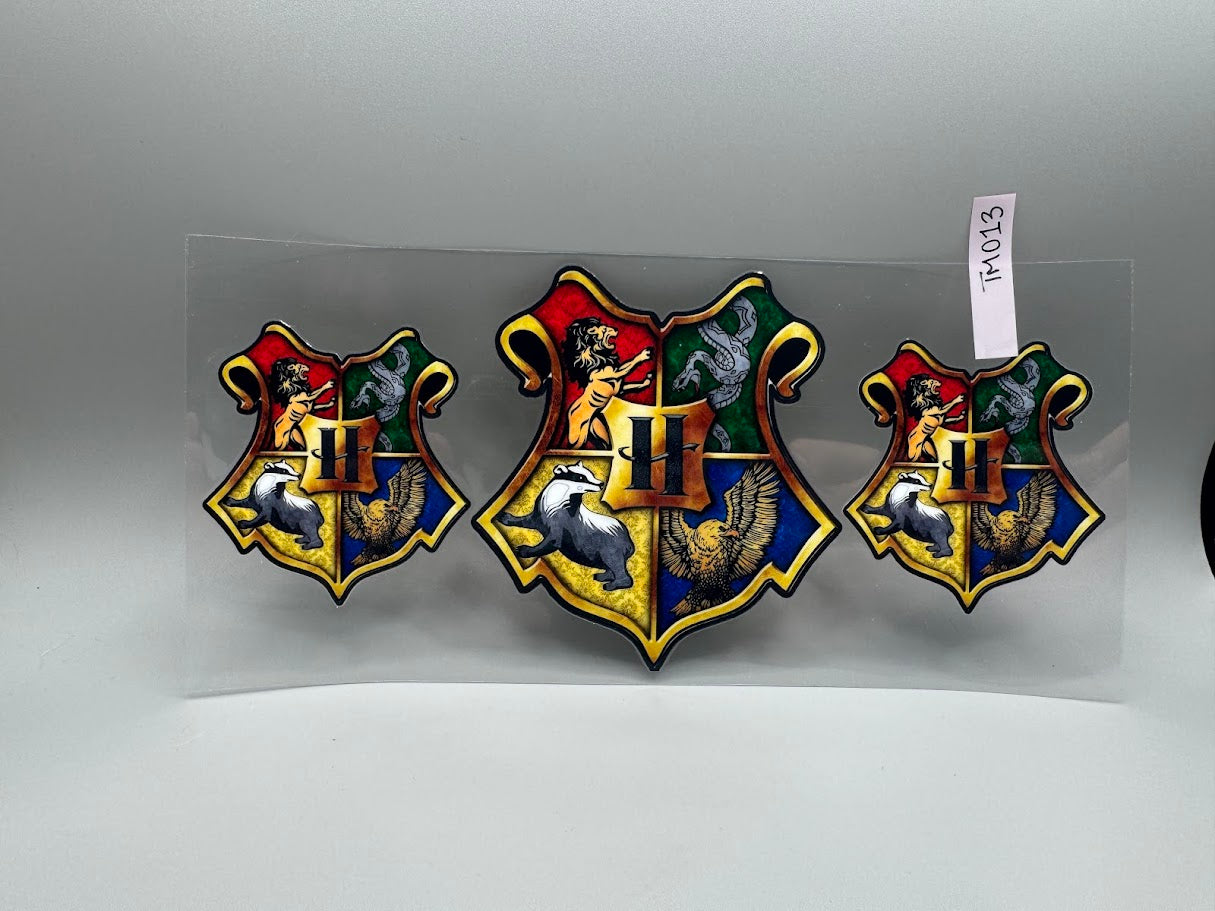 TM013 Hogwarts emblem