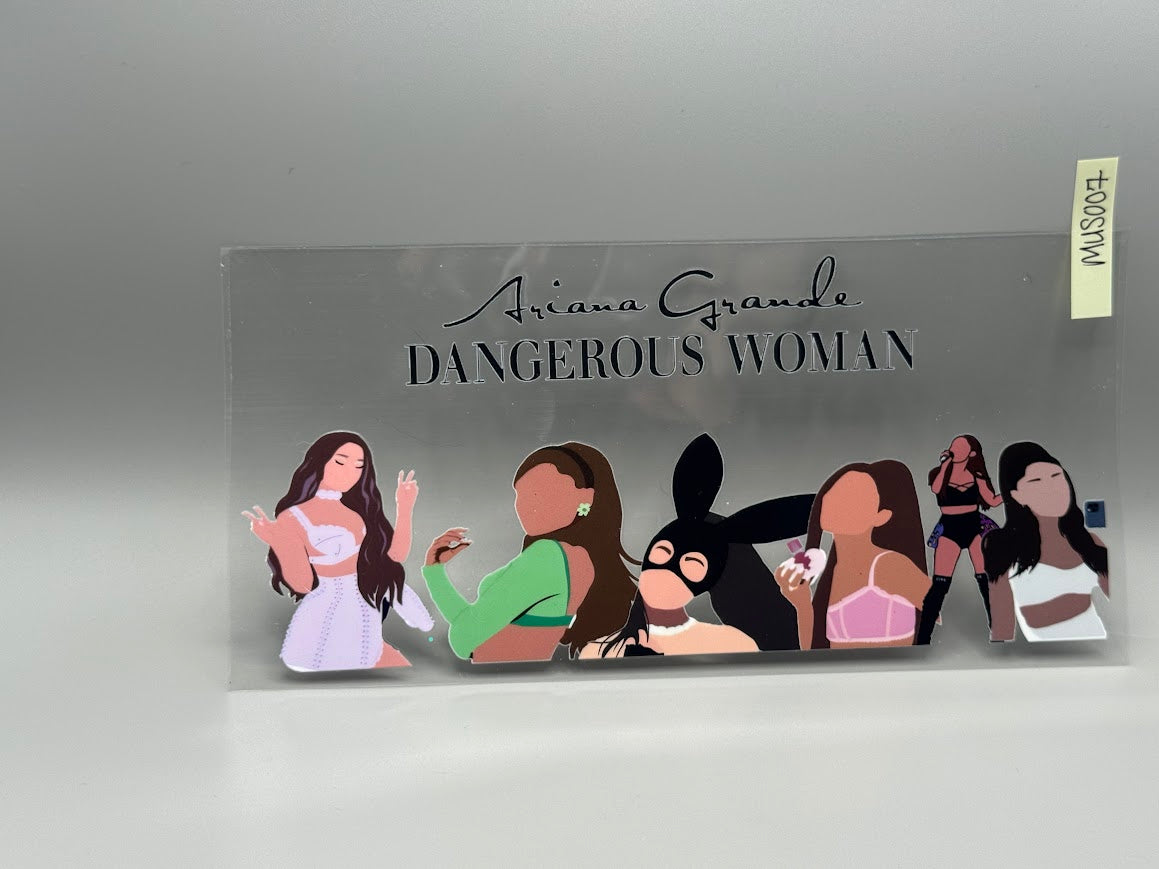 MUS007 Ariana Grande